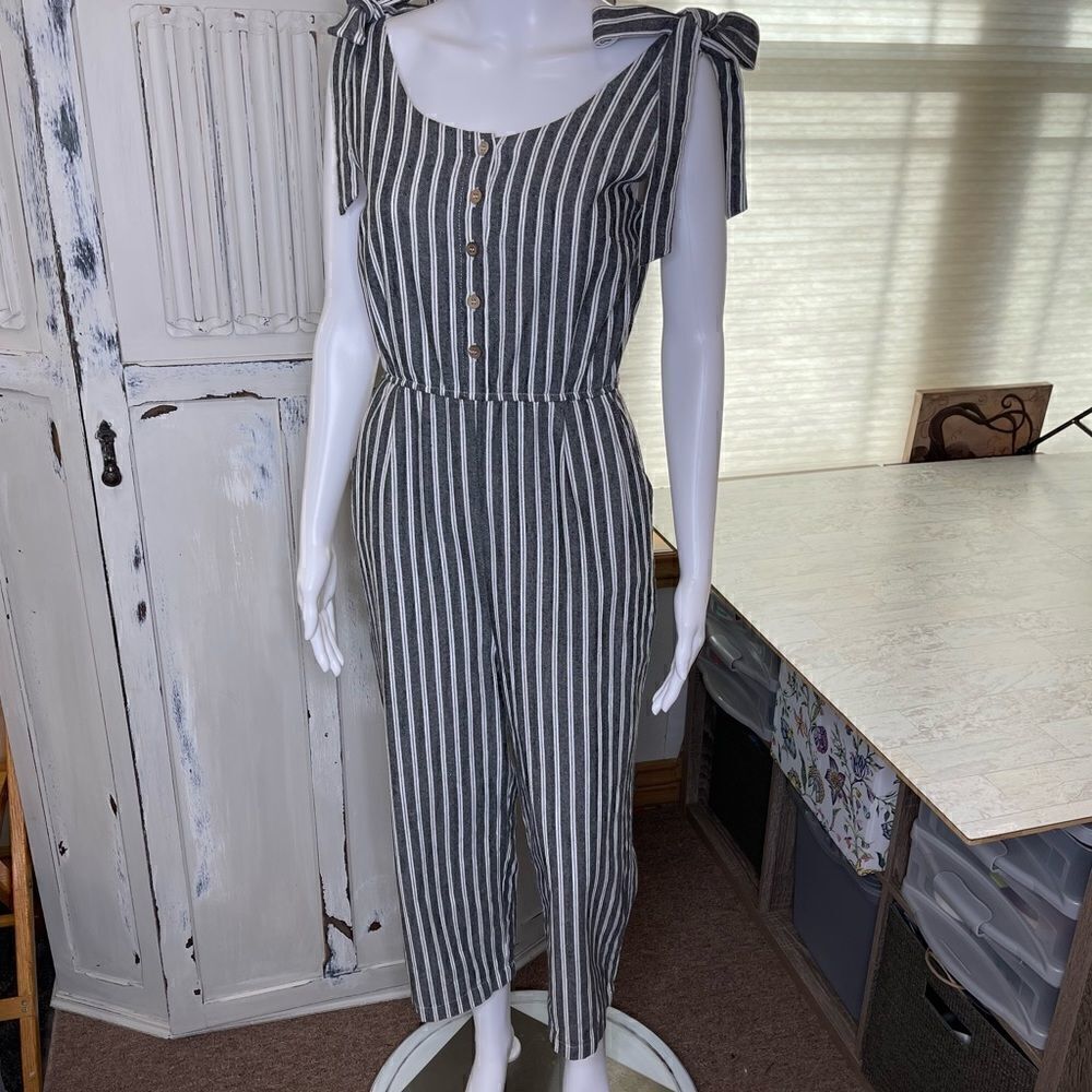 Mod Ref Blue White Stripe Capri Style Jumpsuit Size Small - Picture 14 of 15